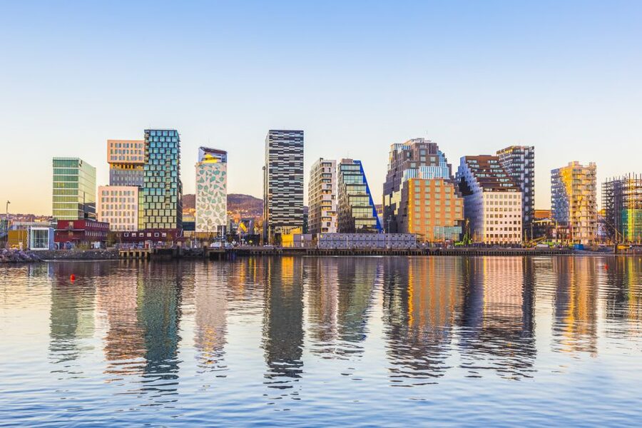 Oslo: Grand City Sightseeing Tour by Bus with Fjord Cruise - A 7.5-hour Oslo itinerary that actually covers ground