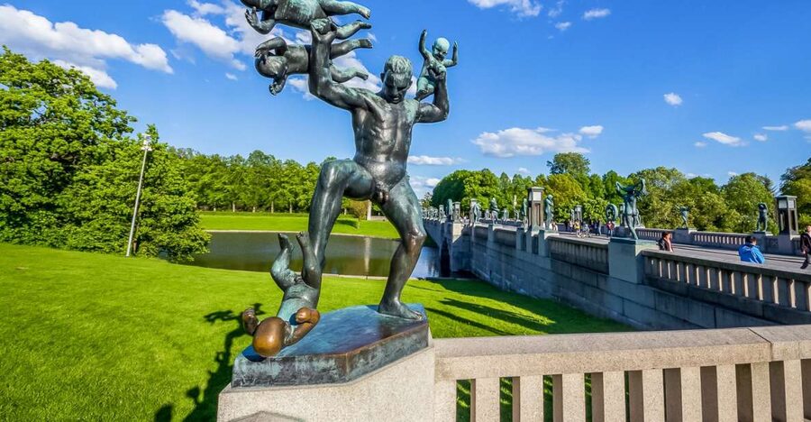 Oslo: Grand City Sightseeing Tour by Bus with Fjord Cruise - Folk Museum in summer, Kon-Tiki Museum in winter