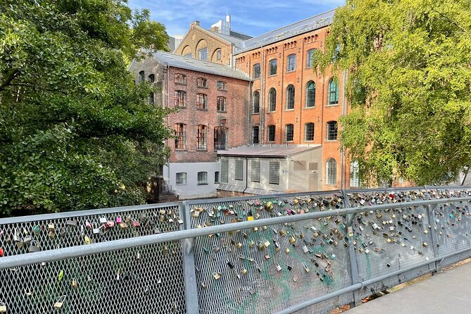 Oslo Grünerløkka Food & Culture Walking Tour - Grünerløkka streets: where the snacks meet the neighborhood mood