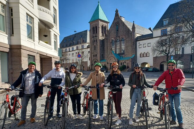 Oslo Highlights Bike Tour - Royal Palace Glide-By: Imperial Majesty and Small Hill Reality