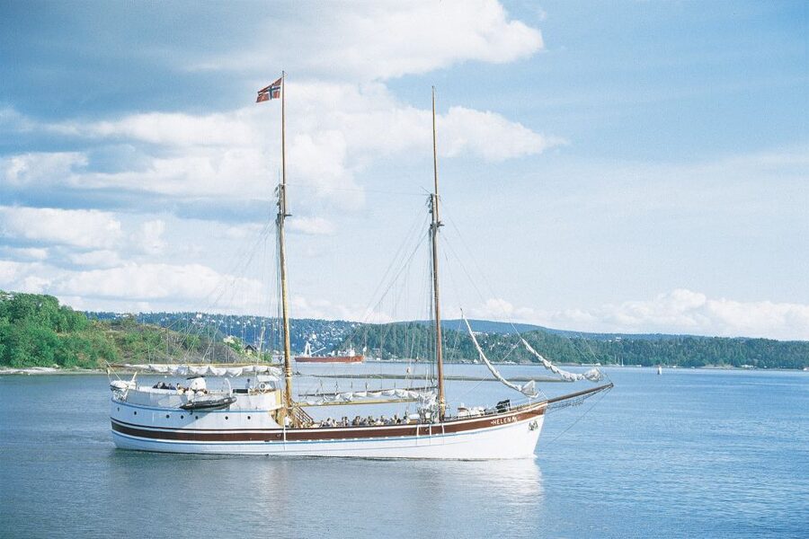 Oslo: Oslo Fjord Cruise with Live Jazz Music & Shrimp Buffet - Comfort on deck: warm blankets, wind, and clothing choices
