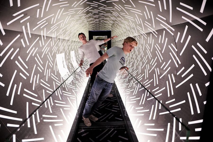 Oslo: Paradox Museum Entry Ticket - Getting There Fast: Nationaltheatret and Stortinget