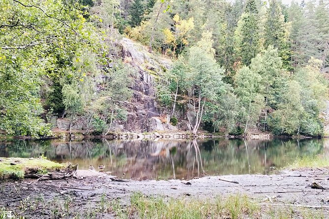 Oslo’s Ultimate Fjord View Hike & Norwegian Waffle Workshop - What to Pack: Shoes, Warm Layers, and Fire-Side Comfort