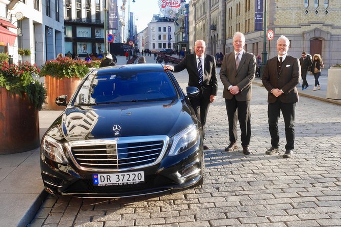 Private 5-hrs Oslo Exclusive Driverguide Luxury Limo/Van-Tour incl Museums - Medieval castle plus the river: city contrasts in motion
