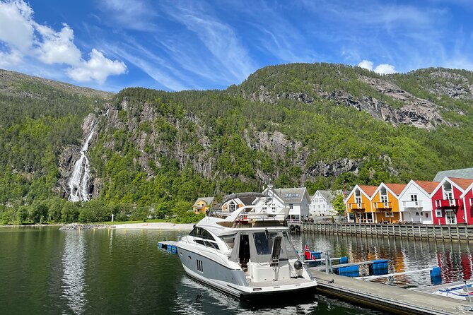 Private Fjord and waterfalls cruise to Modal- Mostraumen - Key points at a glance