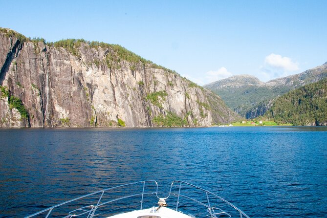Private Fjord and waterfalls cruise to Modal- Mostraumen - Mostraumen’s narrow channel: where the waterfalls feel close