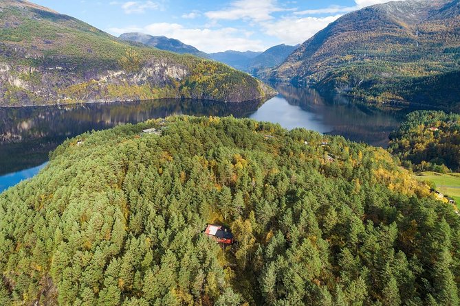 Private Fjordcruise by Luxury Pontoon Boat - Bergen Fjords - Passing on the way to the secret fjord area