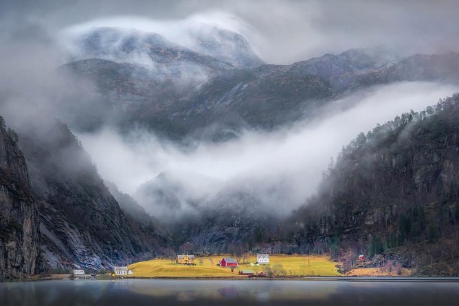Private Fjordcruise by Luxury Pontoon Boat - Bergen Fjords - When the guide name matters: Tor, Ragnar, Bjørn, and the story thread