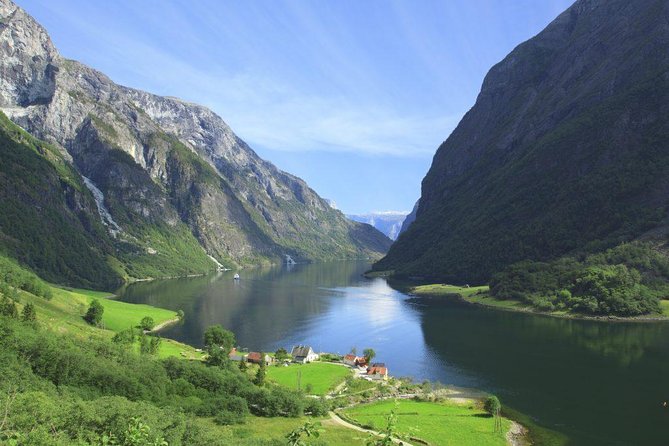 Private Full-Day Round Trip from Oslo to Sognefjord via Flåm Railway - Oslo to Sognefjord in a single private day, and why it works
