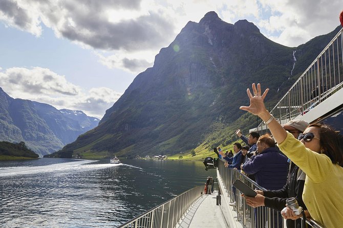 Private guided, Bergen to Oslo - Nærøyfjord Cruise & Flåm Railway - Njardarheimr Viking Valley in Gudvangen: a living town in the fjord core