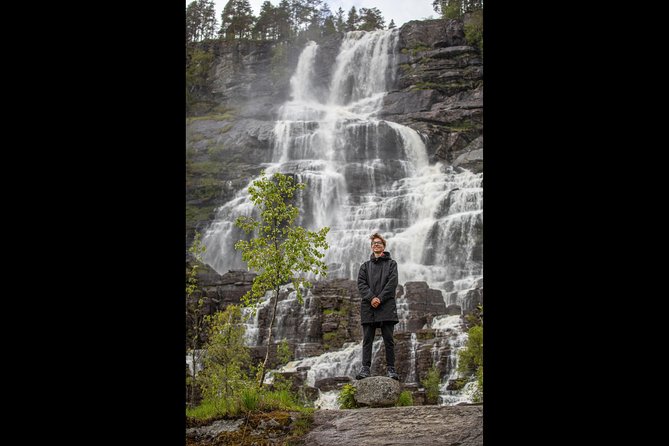 PRIVATE GUIDED TOUR: Highlights of Norway – Trip to the Sognefjord – WINTER - Gudvangen: a cozy fjord base with optional cruise timing