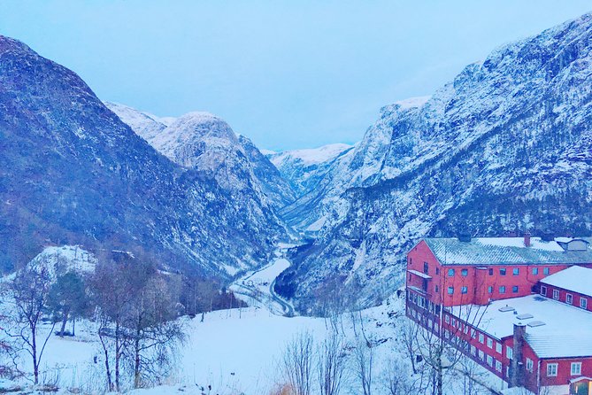PRIVATE GUIDED TOUR: Highlights of Norway – Trip to the Sognefjord – WINTER - Bergen pickup, timing, and how the day is paced