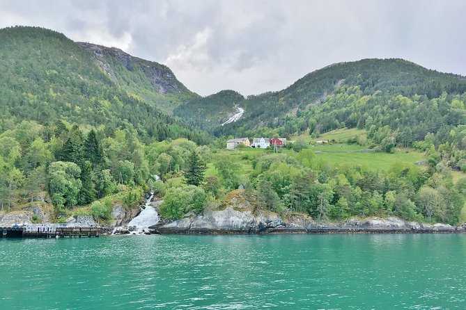 PRIVATE GUIDED TOUR: King of the Fjords – round trip to the Sognefjord, 11 hours - Views around Vikafjellet and Storesvingen Fjellstove: stop for coffee, not a rush