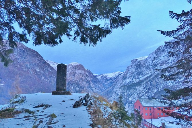 PRIVATE GUIDED TOUR: Norway's Highlights – Viking Special, 11-12 hours – WINTER - Njardarheimr Viking Village: hands-on, guided, and actually interactive