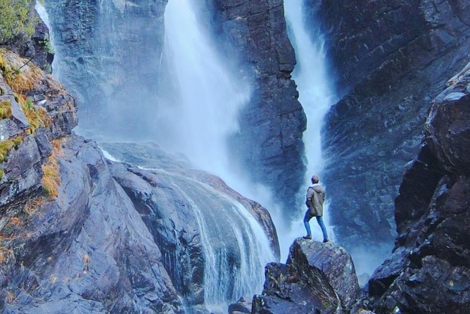 PRIVATE GUIDED TOUR: Secrets of the Fjords - the Osterfjord and Mo, 6-7 hours - Why this Osterfjord route feels calmer than big bus days