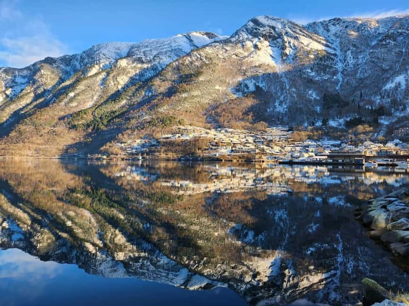 Private tour Hardangerfjord ferrycruise vøringsfossen hiking - Hardangerfjord ferry cruise: the view upgrade you feel immediately