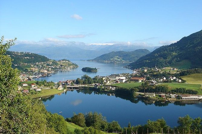 Private tour - Hardangerfjord, Voss Gondola & 4 Great Waterfalls - Hardanger Bridge: a short stop with big engineering energy