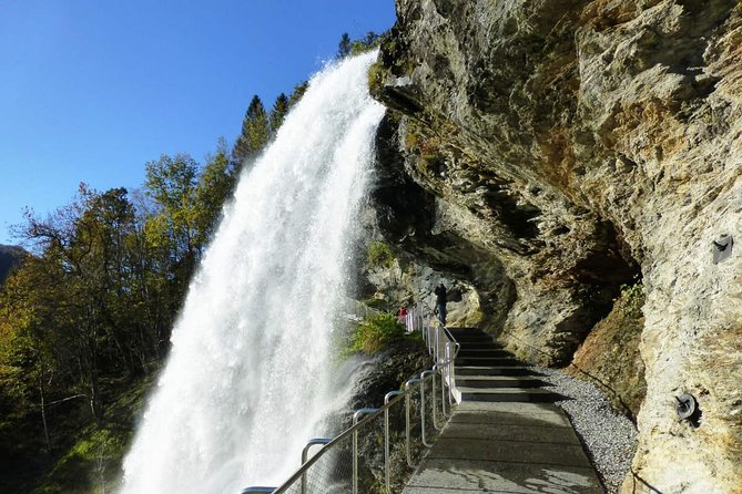 Private tour - Hardangerfjord, Voss Gondola & 4 Great Waterfalls - Skjervsfossen Waterfall: the shower zone with twin drops
