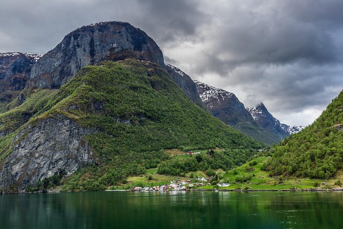 Private tour to Sognefjord and Flåm from Bergen, 24 hr refundable - Stalheim terrace and Nærøydalen UNESCO views: the moment the fjords make sense