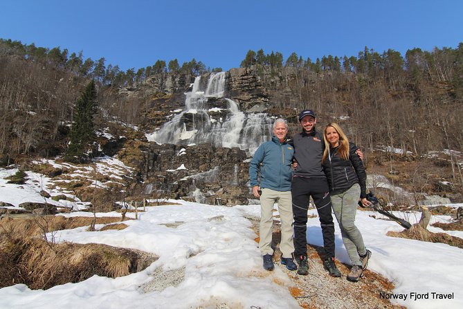 Private tour to Sognefjord and Flåm from Bergen, 24 hr refundable - Gudvangen and the fjord cruise: choosing your boat style on Nærøyfjord