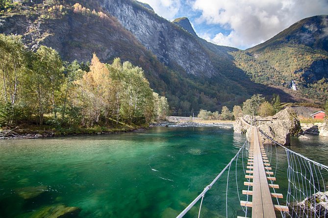 Private tour to Sognefjord and Flåm from Bergen, 24 hr refundable - Stegastein viewpoint: the 30-meter hanging platform feeling