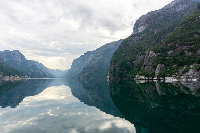 Pulpit Rock Boat Tour in Luxury Cruiser - Pulpit Rock by boat: the main event, with time to swim and play