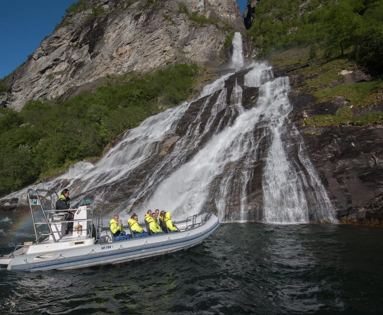 RIB Geiranger - Fjordsafari - What to wear and bring for a full-speed fjord hour