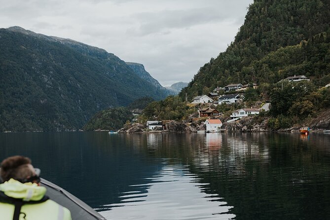 Scenic Hardangerfjord & Fyksesund RIB adventure from Norheimsund - Samlafjorden return: the same view, a new perspective
