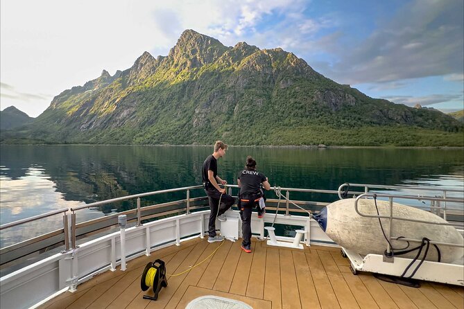 Sea Eagle Sunset Cruise - From Torget 22 in Svolvær to Eagle Territory