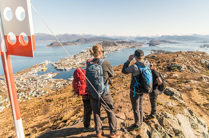 Seakayak And Hike in Ålesund - Lunch matters more than you think