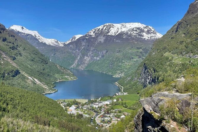 Shared Tour of Geiranger from Hellesylt - Djupvatnet Lake Stop: High Altitude Calm For 20 Minutes