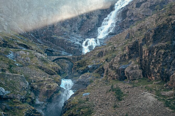 Sightseeing Tour in Trollstigen - Land of Trolls - The ride itself: comfort, windows, and why driver skill matters