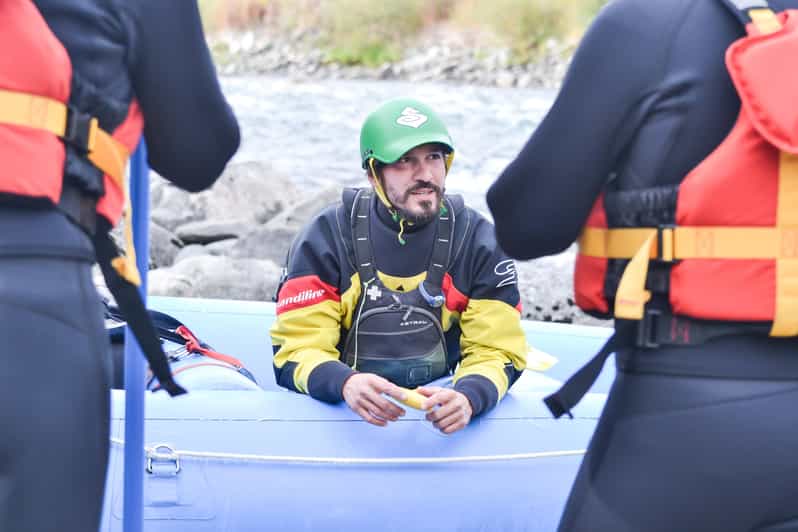 Sjoa: White Water Rafting Short Trip - How the trip starts: safety briefing and land paddle training