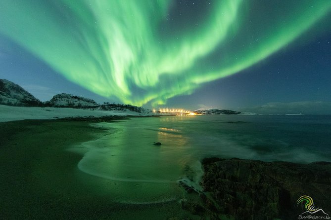 Small-Group Northern Lights Tour from Tromso with Photos - The photo part: tripods, guide shots, and what you can share immediately
