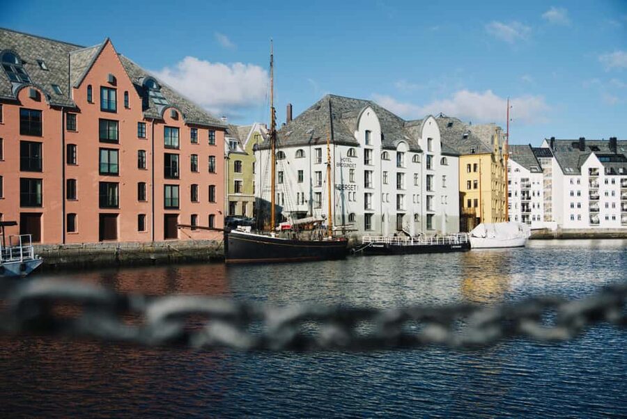 Small Group Tour in Ålesund: Art Nouveau, Sea Views & Insider Tips - Entering Ålesund through the sea first