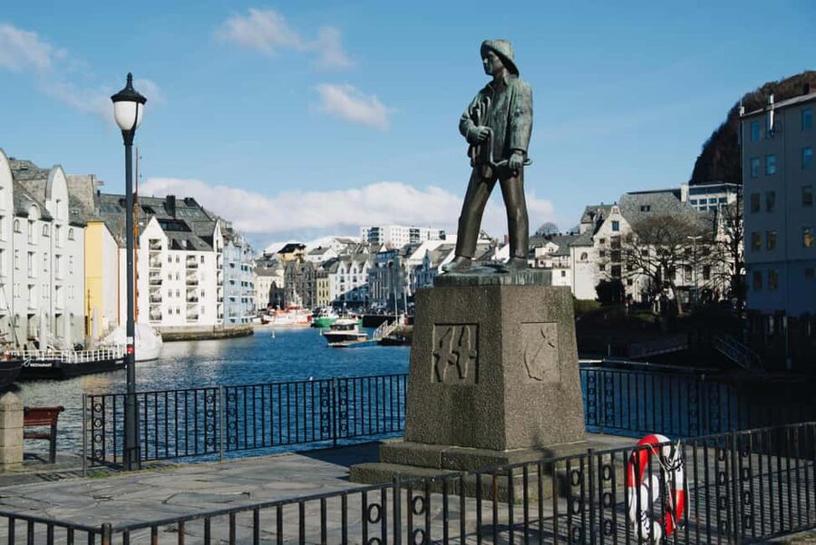 Small Group Tour in Ålesund: Art Nouveau, Sea Views & Insider Tips - Grimmerhaugen: the viewpoint without the 418-step commitment