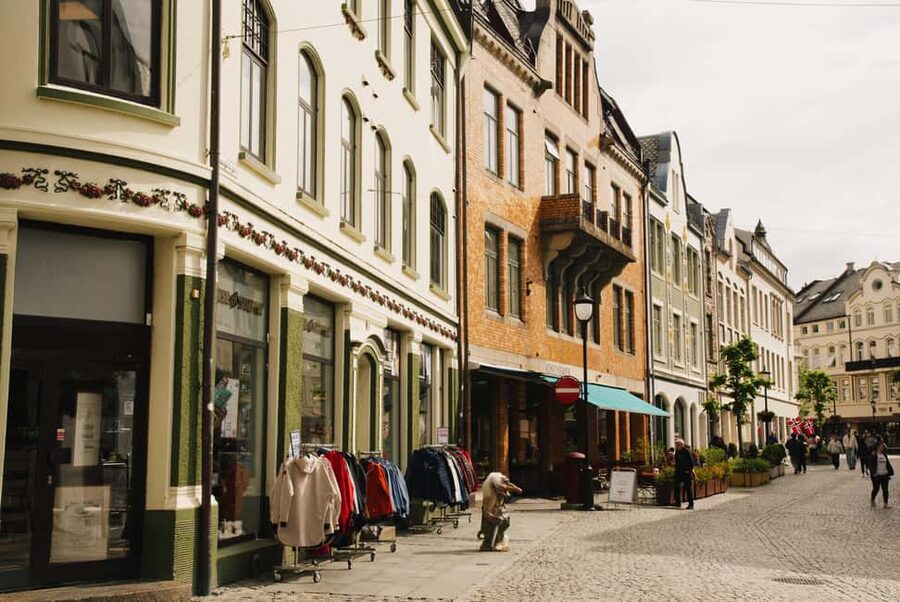 Small Group Tour in Ålesund: Art Nouveau, Sea Views & Insider Tips - Price and value: $61 for a guided context-heavy experience