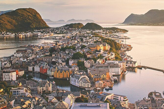 Small-Group Walk in Ålesund: Art Nouveau & Insider Tips - Quick reasons this Art Nouveau walk works