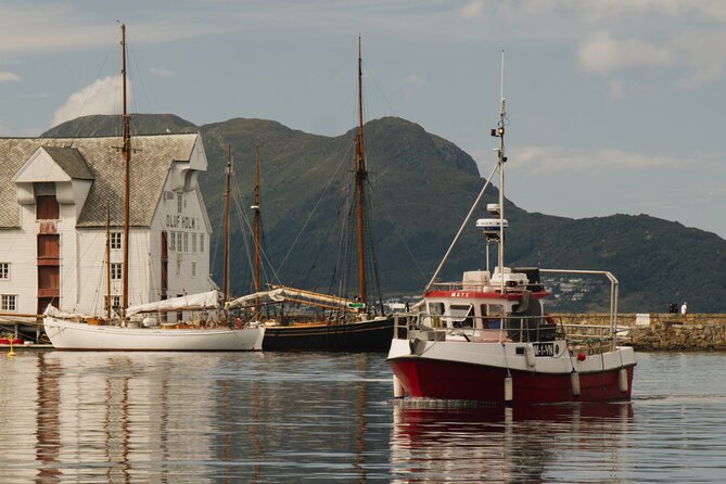 Small-Group Walk in Ålesund: Art Nouveau & Insider Tips - Where you meet: Fiskergutten square to Grimmerhaugen finish
