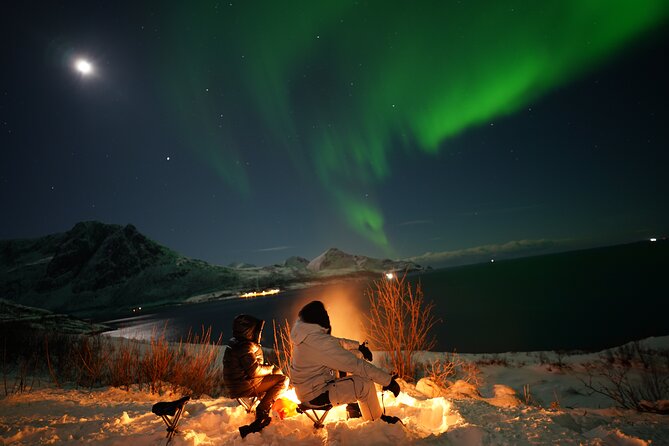 Small Northern Lights Tour Max 8 Guests Pickup and Photography - Photography help that goes beyond waving your phone