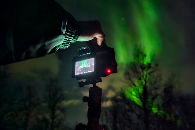 Small Northern Lights Tour Max 8 Guests Pickup and Photography - Thermal suits at -20°C, no boots, and what you should wear under them