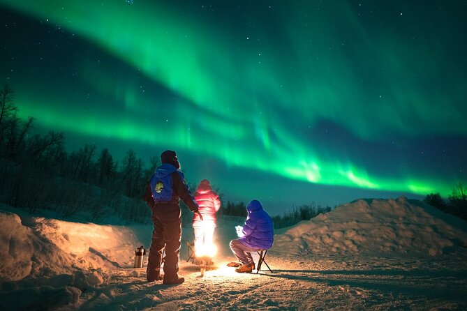 Small Northern Lights Tour Max 8 Guests Pickup and Photography - Pickup, timing, and why the van is part of the experience