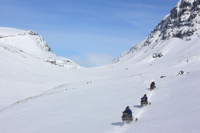Snowmobile Evening Adventure outside Tromsø - From Tromsø meeting point to Camp Tamok, why the timing matters