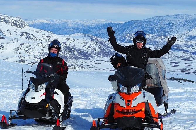 Snowmobile safari in the mountain plateau of Finnmarksvidda - A Safety-First Pace, With Plenty of Fun