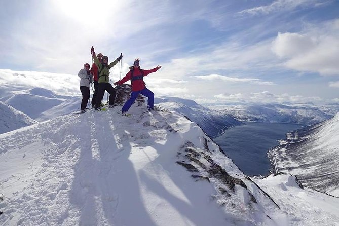 Snowshoe Hill Hike in Tromsø - Why this Tromsø snowshoe hill hike is calmer than big outings
