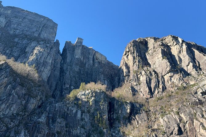 Stavanger Boat Tour with Pulpit Rock, Waterfalls and Goats - Stop 3: Hengjanefossen waterfall, the joy of getting close