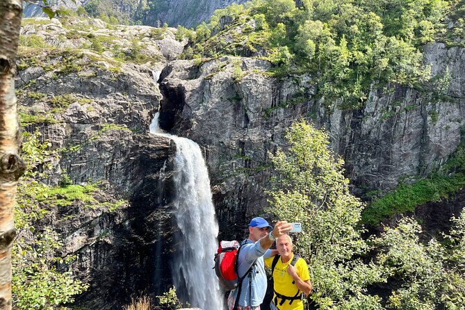 Stavanger Day Trip: Nature, Culture & Food - Stop 1: Månafossen Falls hike, then the Mån farm payoff