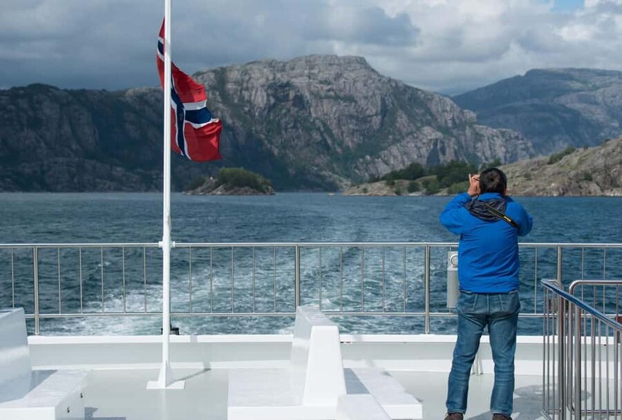 Stavanger: Electric Fjord Cruise to Lysefjord & Preikestolen - Preikestolen, Pulpit Rock: The 604-Meter Monster You Can Actually Photograph