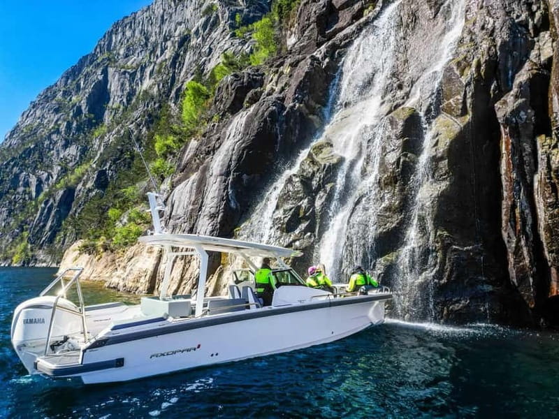 Stavanger: Guided Lysefjord Cruise to Pulpit Rock - The fast run into Lysefjord: when the pace helps your photos