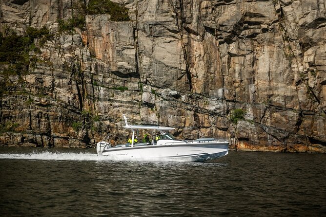 Stavanger: Guided Lysefjord Safari on Speedboat - Comfort and group size: why this boat feels like the better RIB choice